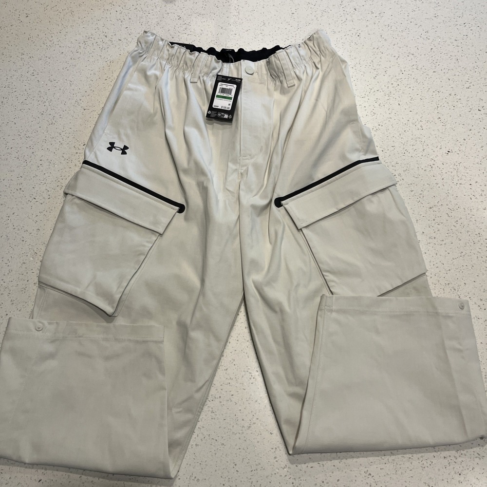 Under Armour Men’s Light Gray Cargo Pants with Black Trim